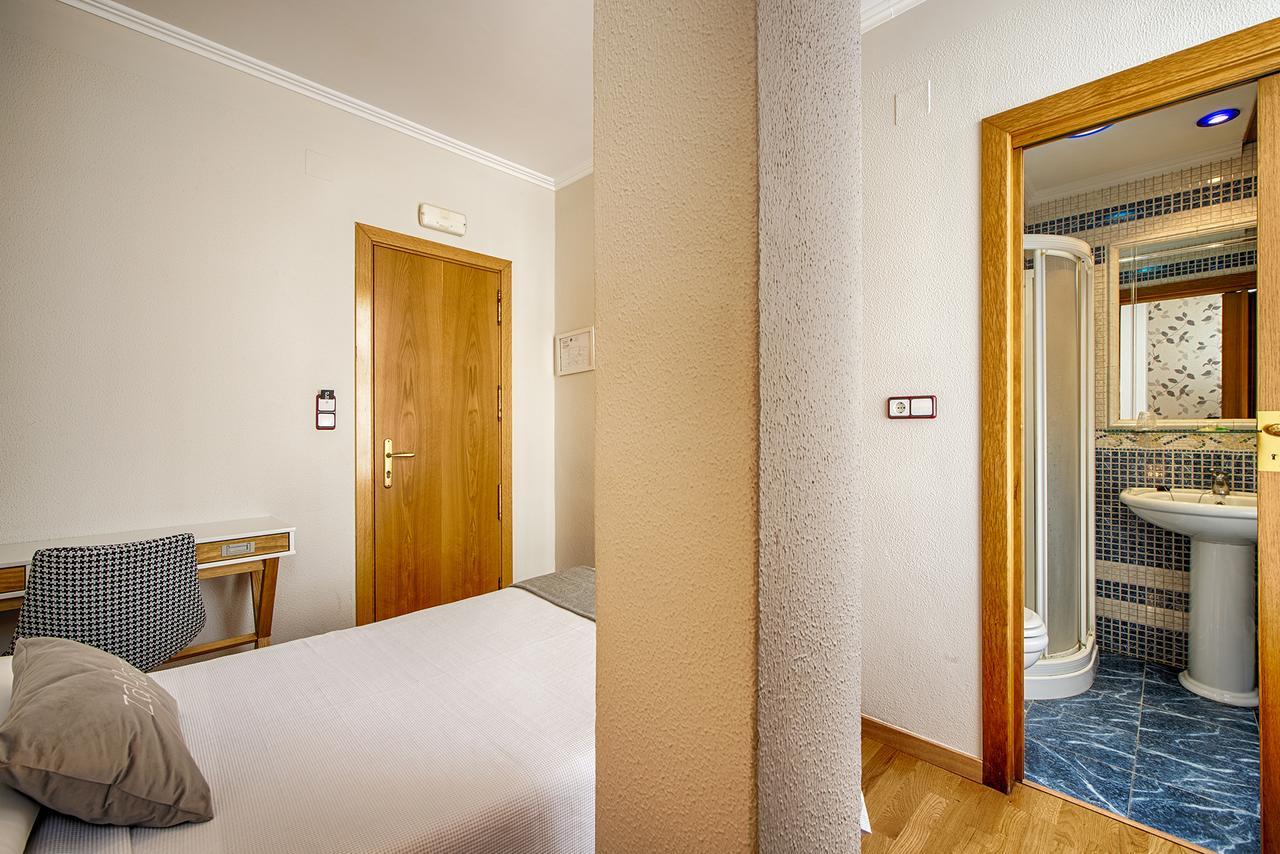 Hostal Zahara Ferrol Zewnętrze zdjęcie