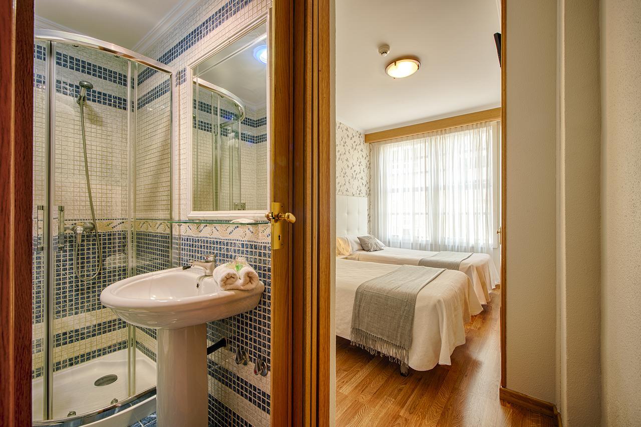 Hostal Zahara Ferrol Zewnętrze zdjęcie