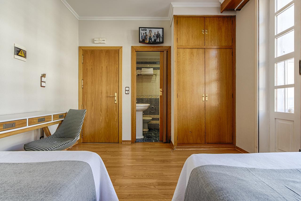 Hostal Zahara Ferrol Zewnętrze zdjęcie